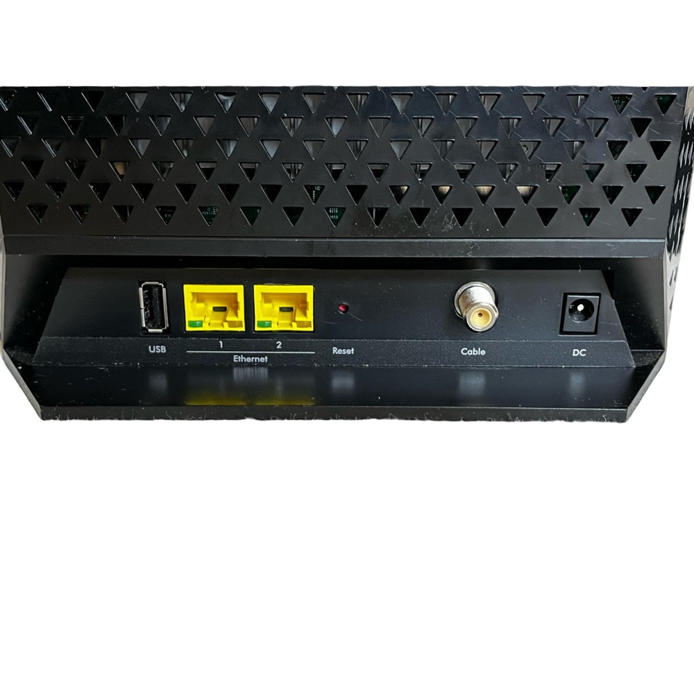 Netgear 2-in-1 Modem Router Combo - Picture 6 of 11